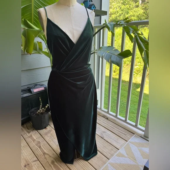 green emerald velvet dress BEAUTIFUL BETSEY JOHNSON EVENING GRAND SWEEP SILK CHIFFON PARTY DRESS –  Vintage Clothing & Fashions main image 0